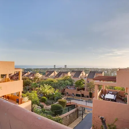 Modern Flat With Sea Views *