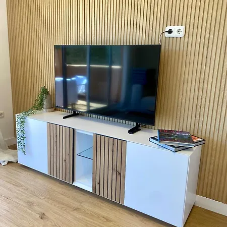 Modern Flat With Sea Views *