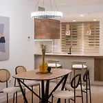 Modern Flat With Sea Views Lägenhet