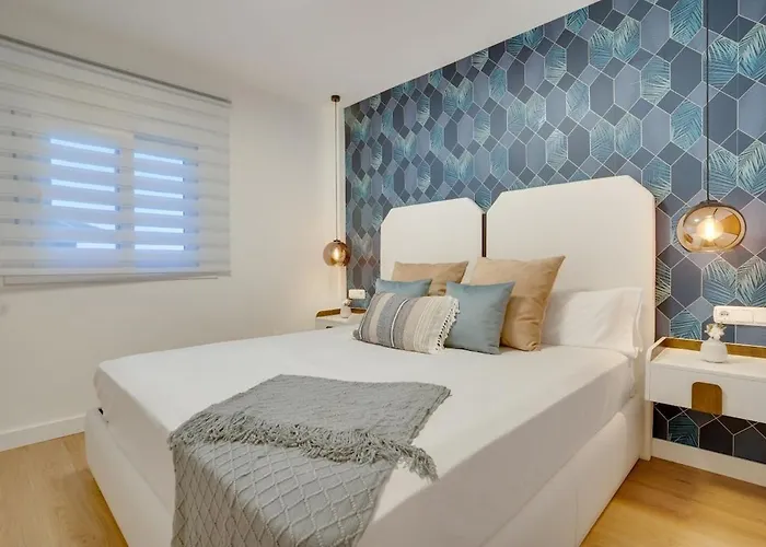 Modern Flat With Sea Views Apartment