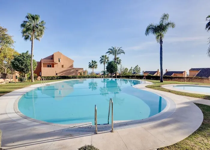 Modern Flat With Sea Views Apartment *